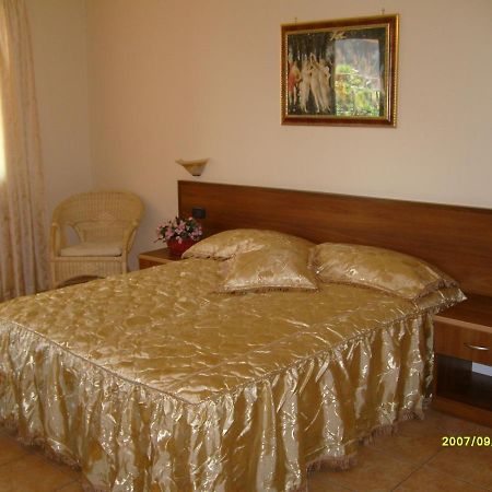 Hotel Ristorante Degli Amici Mongiana Экстерьер фото