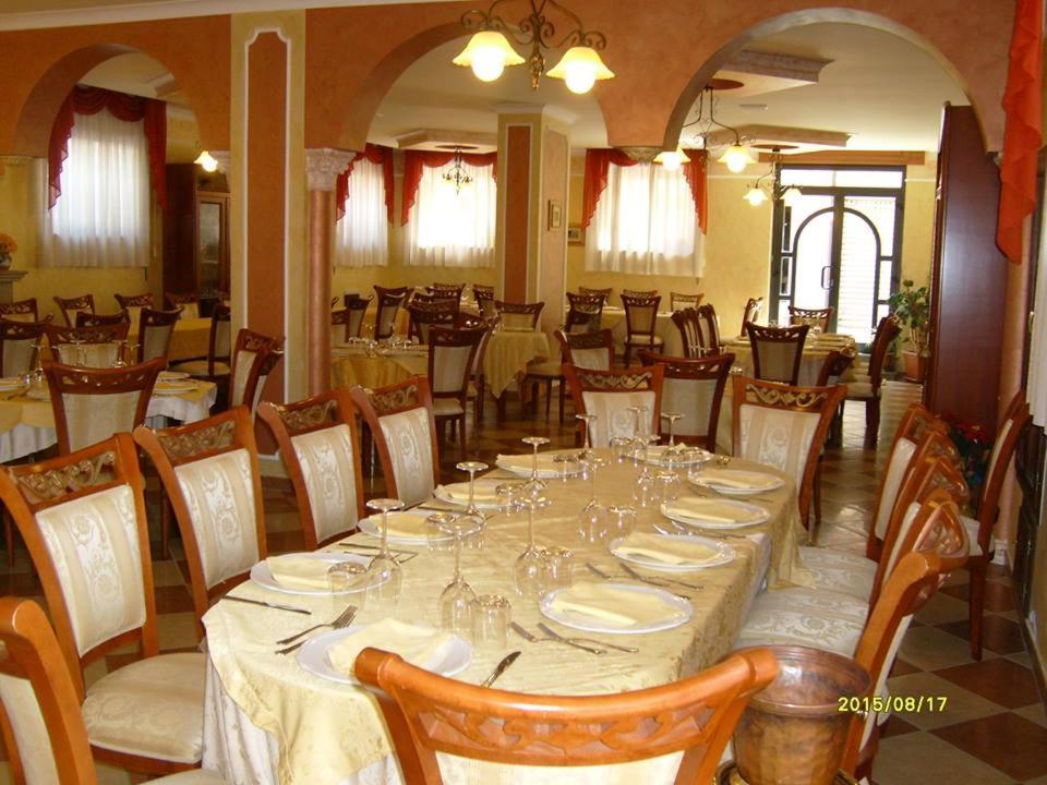 Hotel Ristorante Degli Amici Mongiana Экстерьер фото