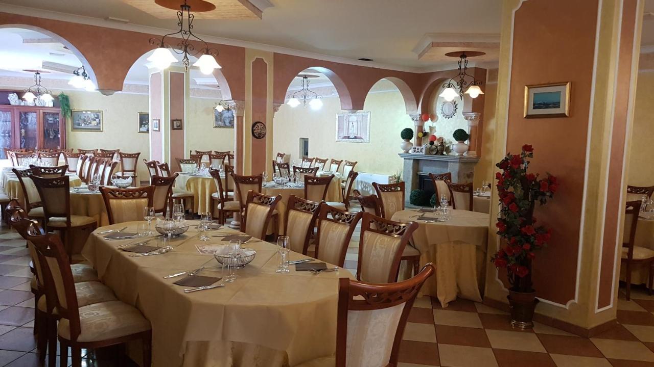 Hotel Ristorante Degli Amici Mongiana Экстерьер фото
